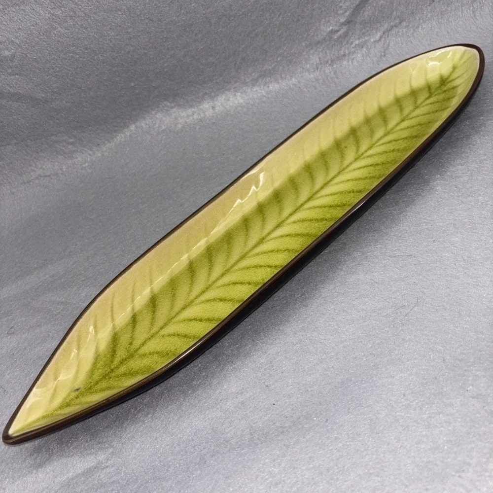 Vintage Pier One Stoneware Long Green Tropical Palm Leaf Appetizer Boat‎ Plate